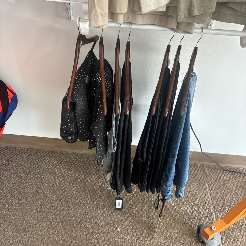 Suits - Picture 2 of 3